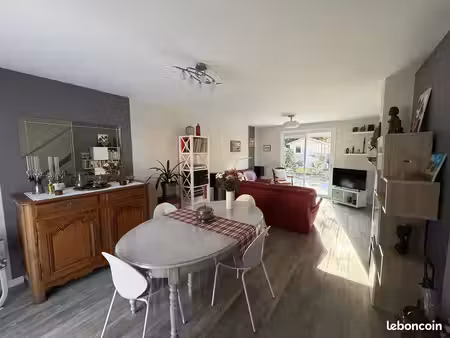 pavillon 5 pièces 93 m²