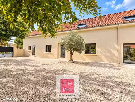 maison 9 pièces 181 m²