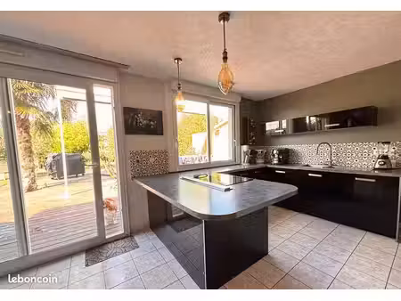 maison 144 m2 jardin paysagé