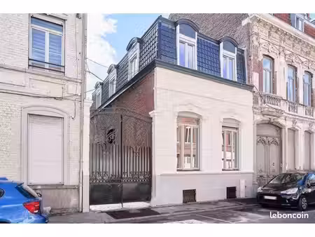 roubaix immeuble de rapport haut de gamme rénové – 5 appartements meublés + entrepôt loué 