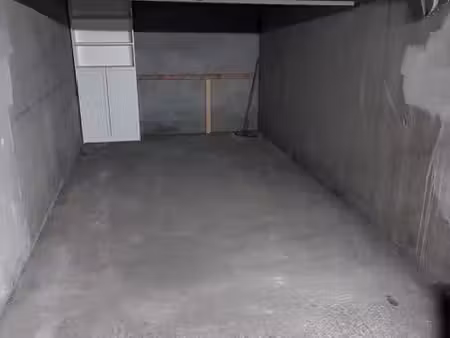 garage box fermé à louer