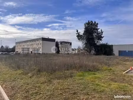 terrain 1 330 m² le mans