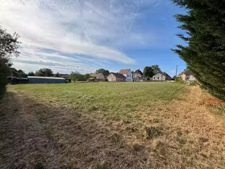 a vendre - terrain plat de 2965 m² situé entre buxy et st-gengoux-le-national à saint-boil