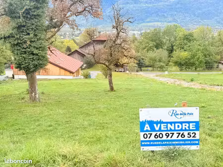 terrain constructible de 1056 m2 à vendre  coteau de marignier