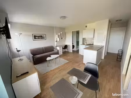 studio 1 pièce 27 m²