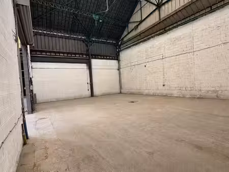 à louer – entrepôt 150 m² – grande hauteur 9 m – roubaix (59100)