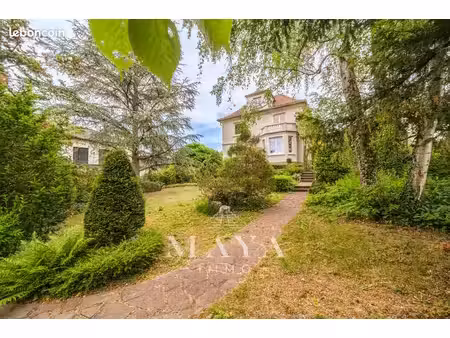 maison 7 pièces 181 m²