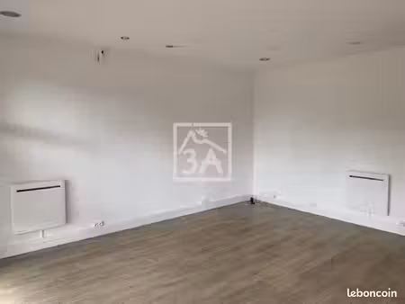 bureau 25 m²