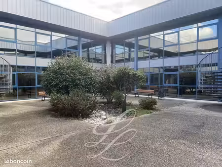 bureaux 1659 m² le mans