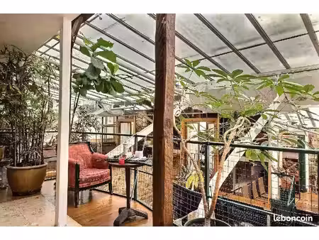 bureaux 241 m²