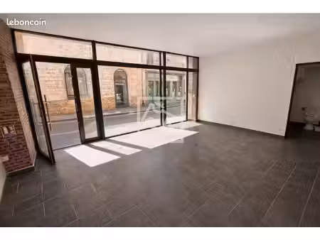 local commercial 28 m²