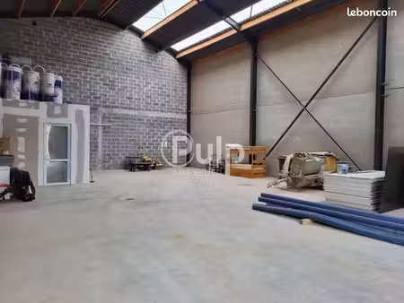 local d'activité 209 m²