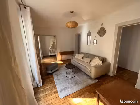 à louer – appartement meublé 3 pièces de 51 m² – paris 18e