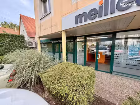 bureau 272 m²