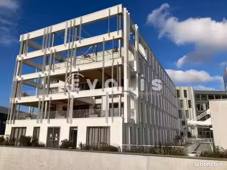 bureaux 1 326 m²