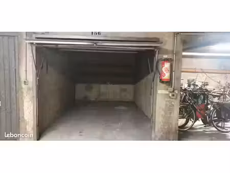 parking/box 12 m² paris