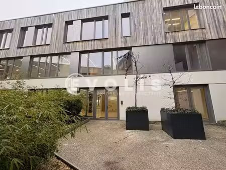 bureaux 446 m²