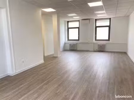 bureau 75m²