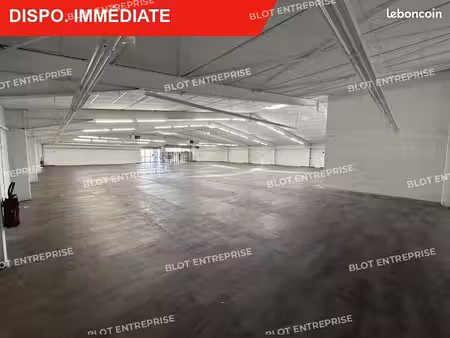 local commercial 830 m²