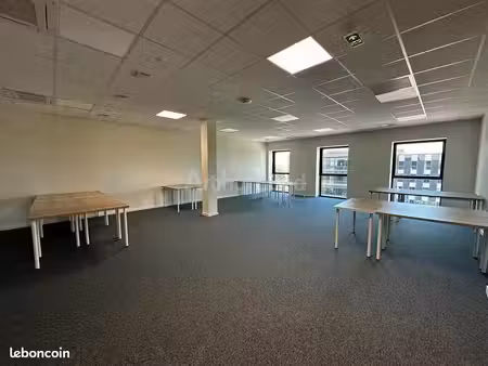 bureaux 390 m²