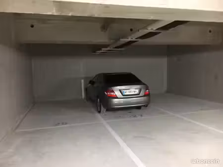 parking double montévrain proche rer