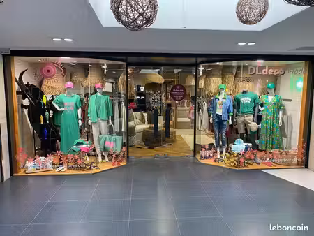 à louer - local commercial de 70m2 dans galerie commerciale à auray