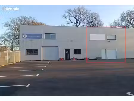 local commercial 95m2 à louer