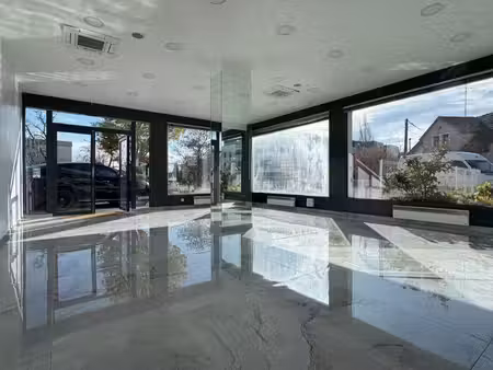local commercial 80m2