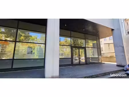 local commercial 57 m²