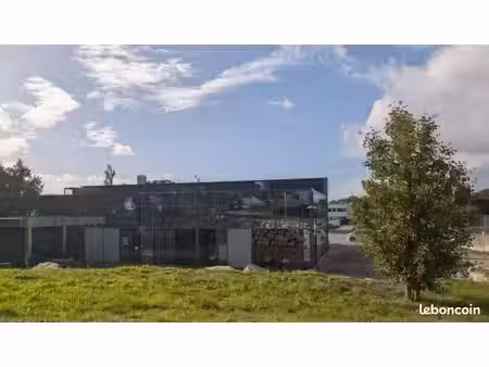 local commercial 180 m²