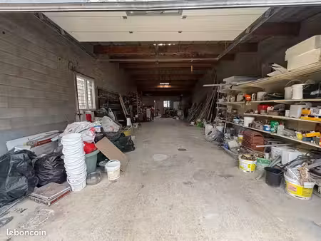 dépôt à louer 130m2
