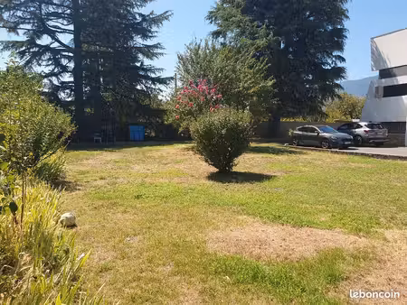 terrain plat 490m2 proche centre et lac