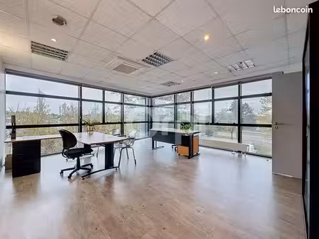 bureau 33 m²