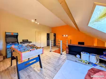 maison 6 pièces 145 m²