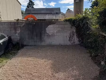 place de parking privative rénovée – saint-mard 77230 – faible taxe foncière