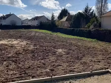 terrain 585 m² behoust