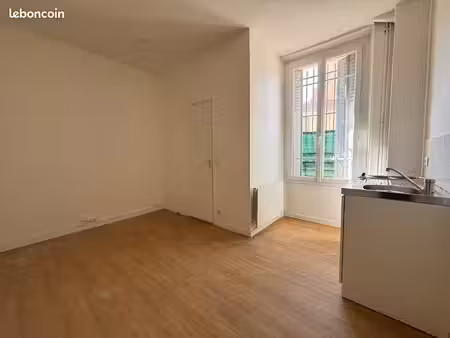 studio 1 pièce 14 m²