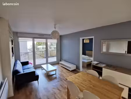 t2 meublé 45m²  terrasse 20m²  parking privé  cave