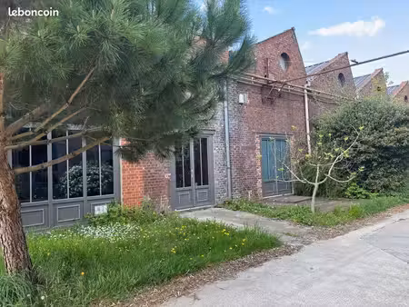 local sécurisé 100 m2