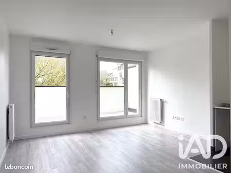 studio 1 pièce 27 m²
