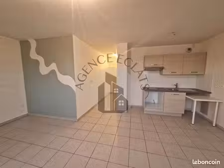 studio 1 pièce 28 m²