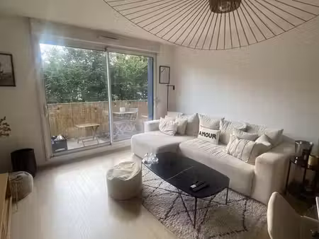 t2 vieux lille –res. carré royal avec balcon et parking