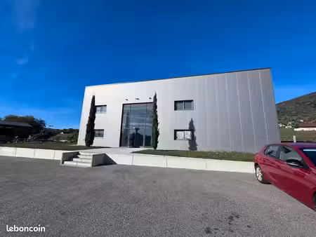 bureaux lumineux 96 m² (divisible en 2 x 48 m²) – novalaise