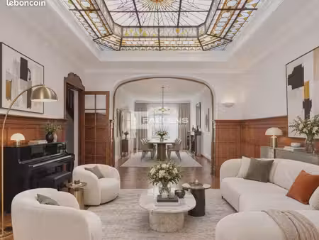 maison 7 pièces 226 m²