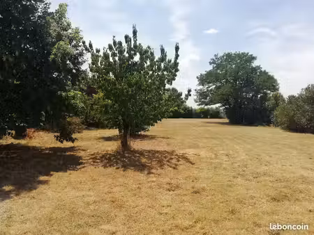 terrain plat 1080m²