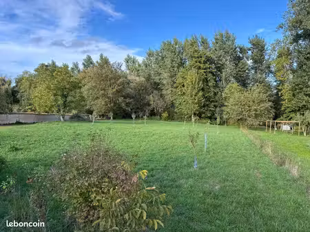 terrain constructible en bord de rivière