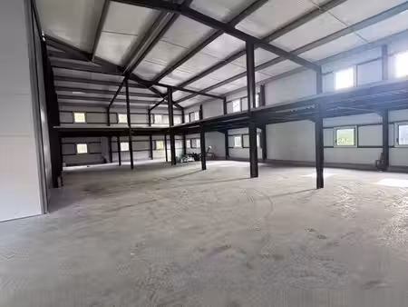 spacieux local d’activité neuf avec mezzanine  dépôt  activité et bureaux
