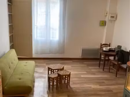 joli studio dans une rue calme proche centre ville