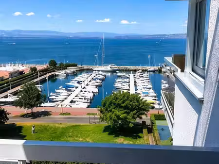 location meublé t2 à evian face au port de plaisance