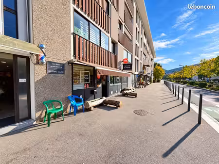 local commercial 104 m² annemasse
